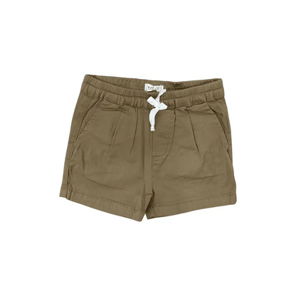Dettaglio pantaloni del completo neonato pantalone e maglietta in cotone verde oliva con elastico e coulisse bianca