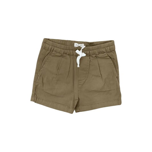 Dettaglio pantaloni del completo neonato pantalone e maglietta in cotone verde oliva con elastico e coulisse bianca